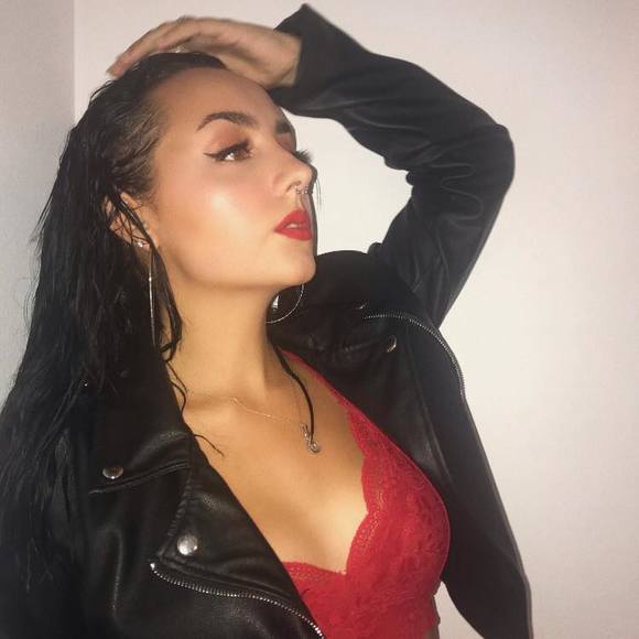 426kiera426